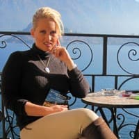 Dr. Emily L. Spratt
